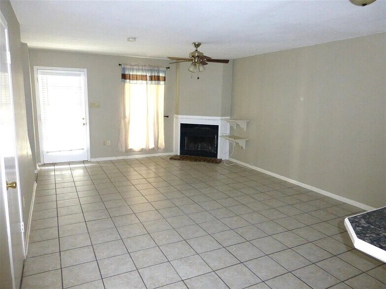 Building Photo - 4356 Stumberg Ln