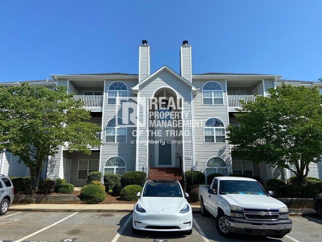 Primary Photo - Two Bed / Two Bath Condo near Urban Loop