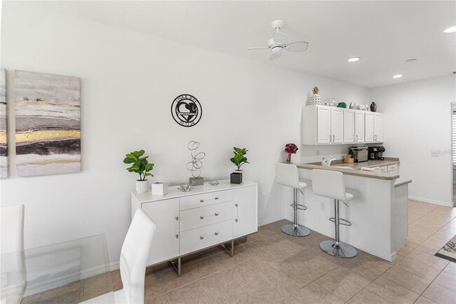 Building Photo - 6989 Prosperity Cir