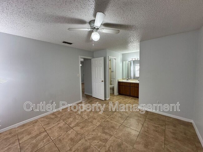 Building Photo - 2551 Medley Ct