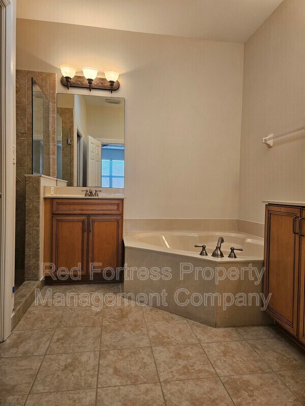 Building Photo - 15740 Portofino Springs Blvd