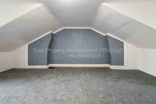 Building Photo - 31 Miltenberger St