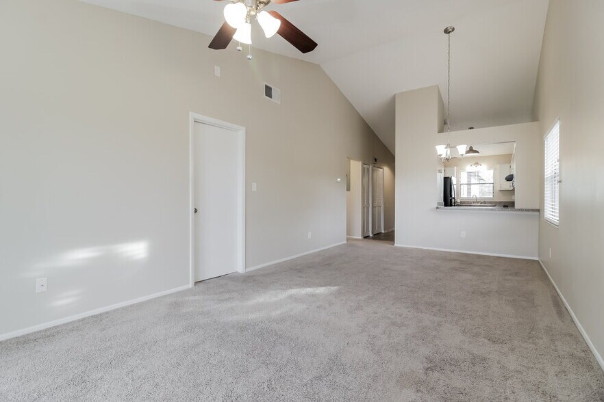 Building Photo - 8611 Drayton Ct
