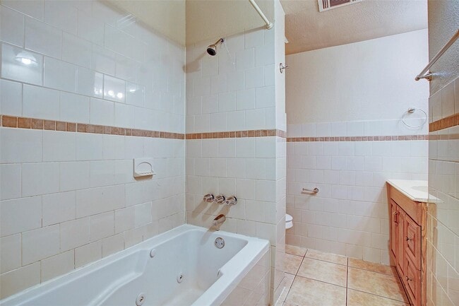 Building Photo - 315 W Saulnier St