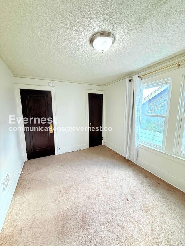 Building Photo - 9353 Kentucky St