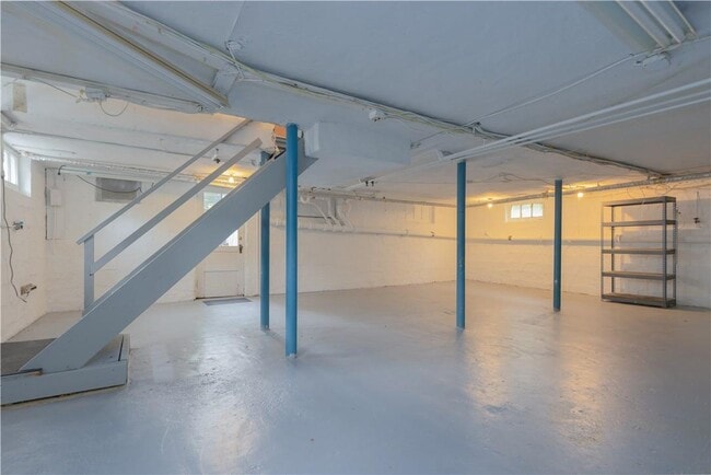 Building Photo - 7 Carthage Ln