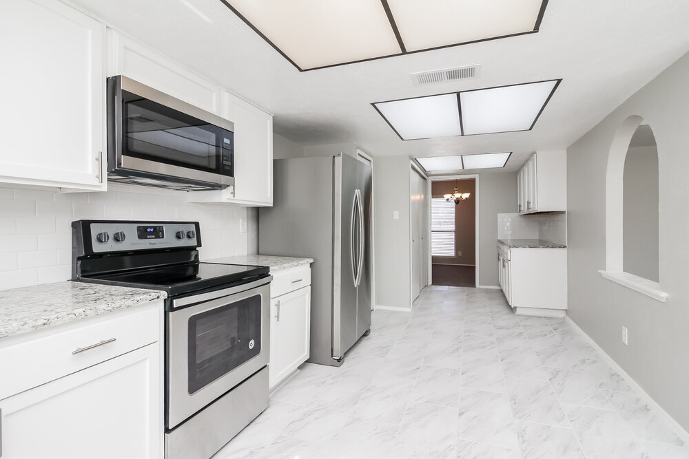 Building Photo - 902 Live Oak Dr