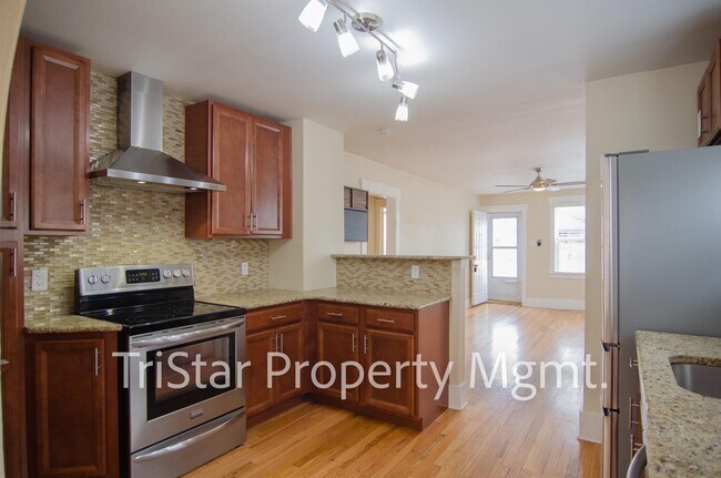 Building Photo - 228 N Hancock Ave