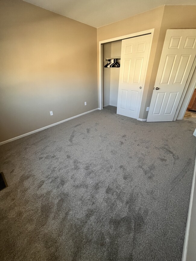 Bedroom 2 - 8662 quinn pointe