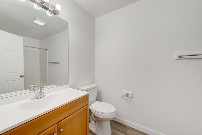 Building Photo - 3 Bed 2 Bath Unit Available in Bozeman!