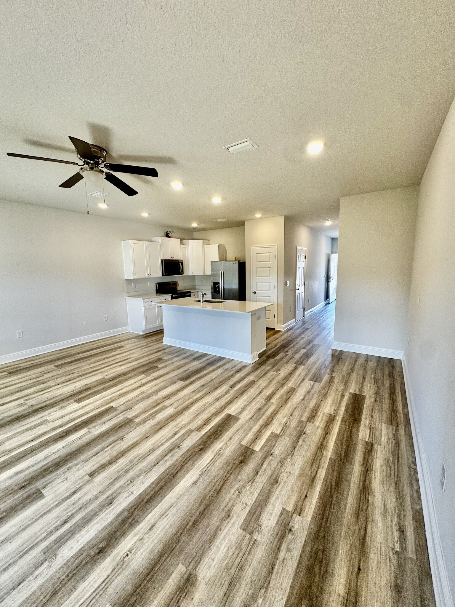 Building Photo - 5673 Stellarjay St