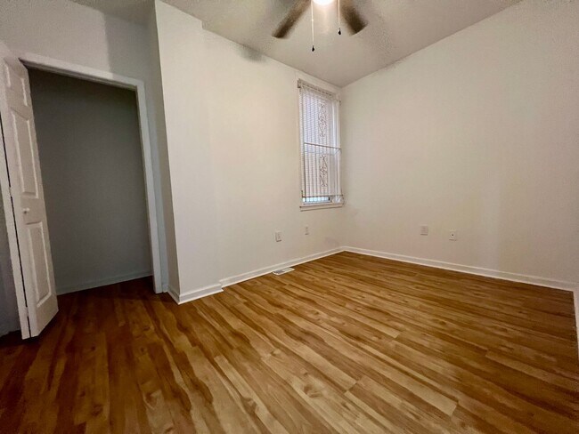 Building Photo - Newly Renovated 2-Bedroom Apartment in Hunting Park! PHA ACCEPTED!