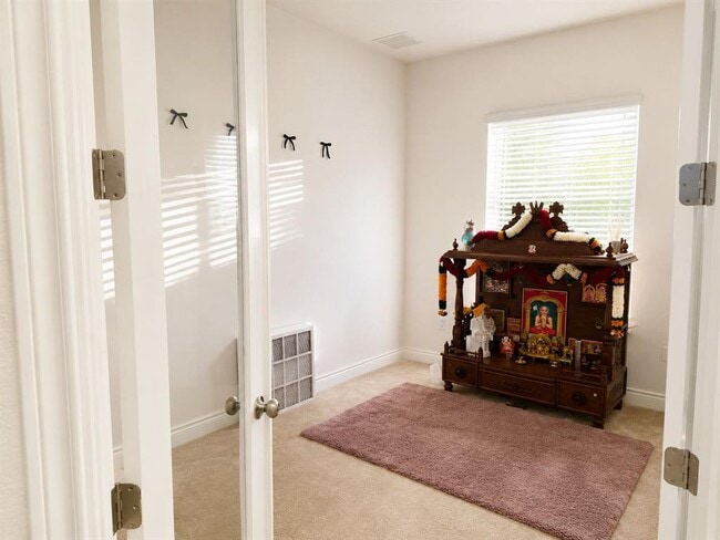Building Photo - 14600 Iveans Way