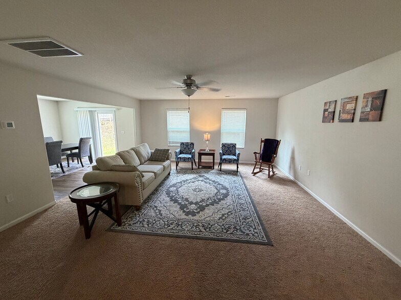 Building Photo - Room in House on Creedmore Hills Dr