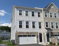 Building Photo - 544 Liam Pl
