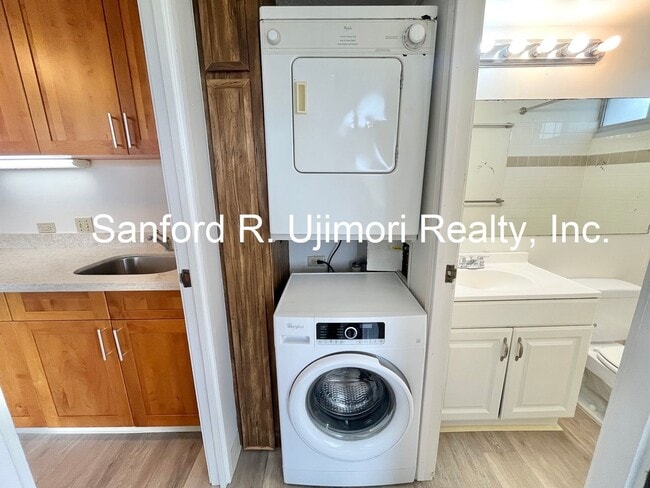 Building Photo - prsq1007