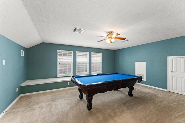 Building Photo - 10106 Holly Chase Dr