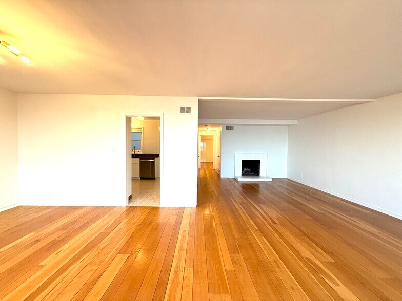 View from front Windows - 1015 Francisco St