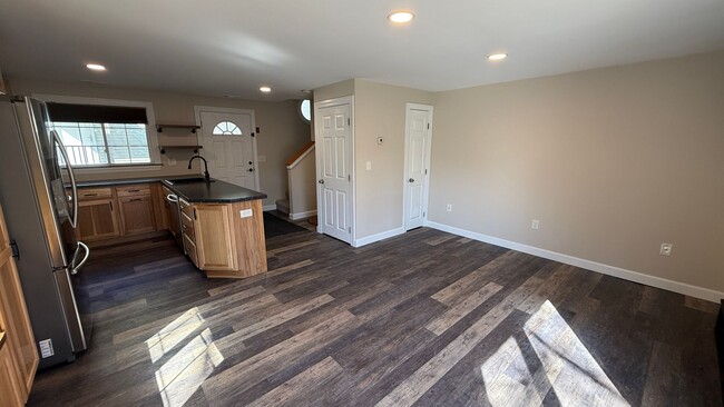 Building Photo - Modern 2-Bedroom Townhouse Condo – Water &...