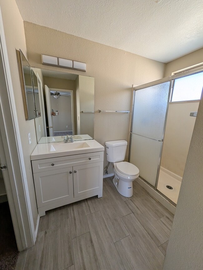 Building Photo - Remodeled Glendale Home With Garage