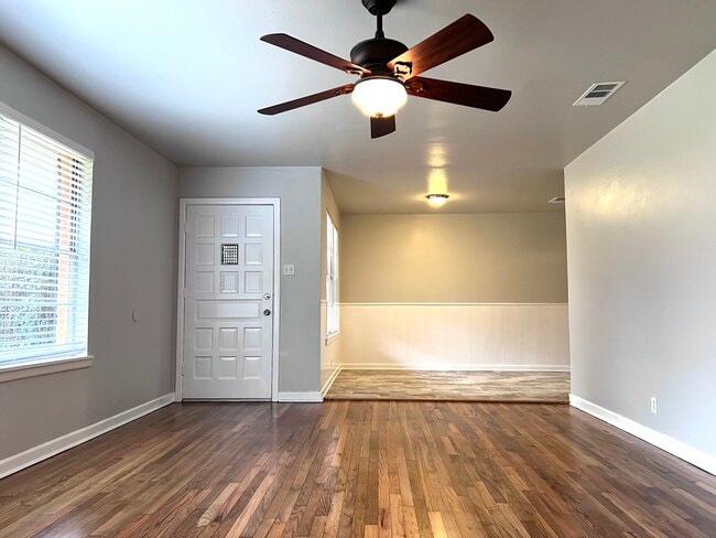Building Photo - 110 N Hearon Dr