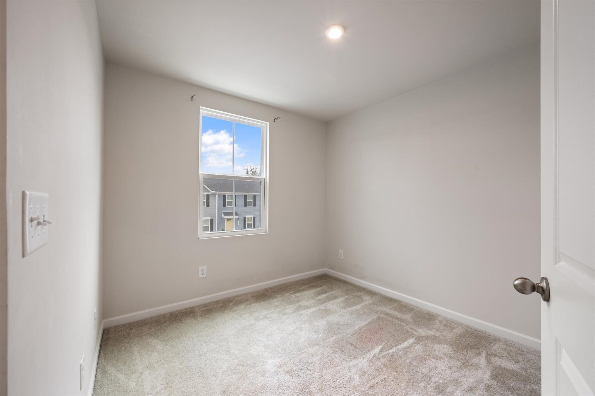 Building Photo - 1607 Mountain Ash Ln