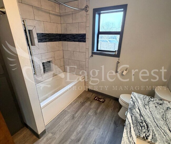 Building Photo - Thoughtfully Designed 3 Bedroom 2 bathroom Home with Open Kitchen and Private Deck