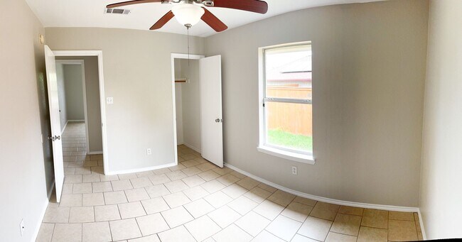 Building Photo - Available 7/21/2025 Beautiful 1 story, 4 b...