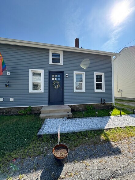 Front of unit - 5 Ballouville Rd
