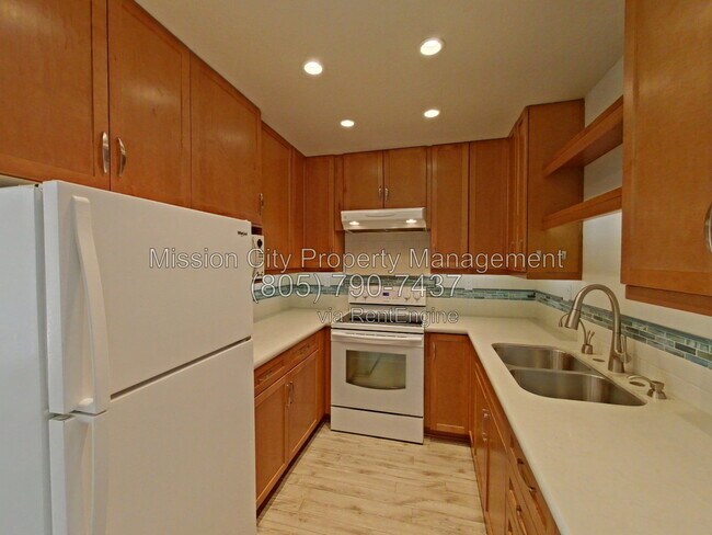 Building Photo - 5514 Armitos Ave