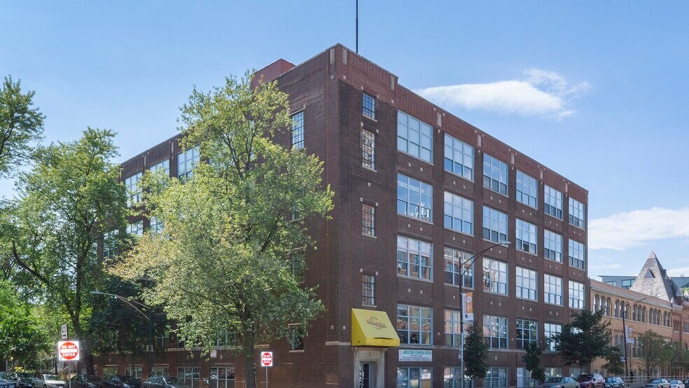 Primary Photo - 1733 W Irving Park Rd