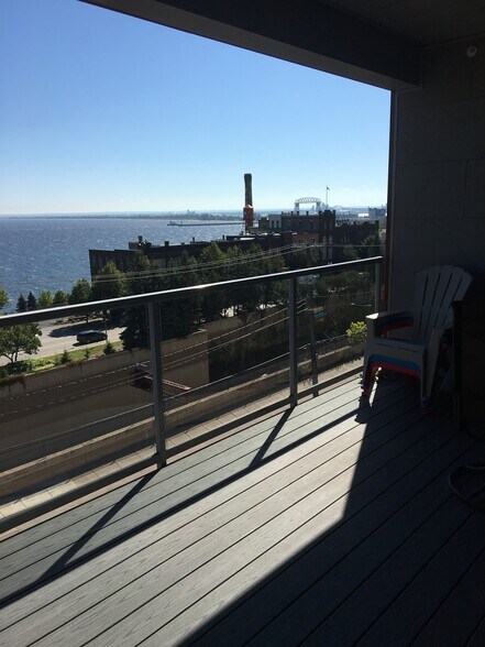 Building Photo - 624 E 1st St