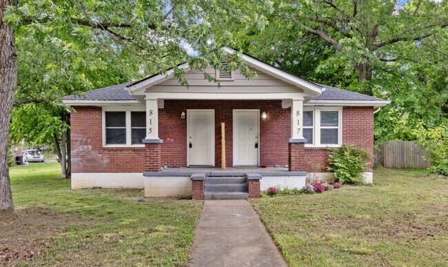 Primary Photo - 815 Stafford St