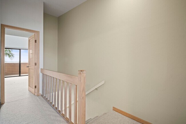 Building Photo - Stunning 2-bedroom, 2-bathroom condo with ...