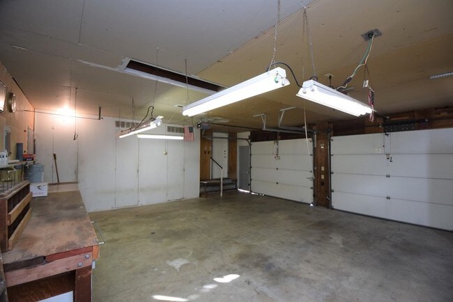 Building Photo - Charming N. Portland Home