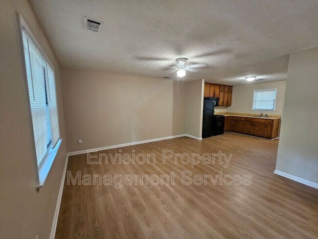 Building Photo - 111 Jay Ln