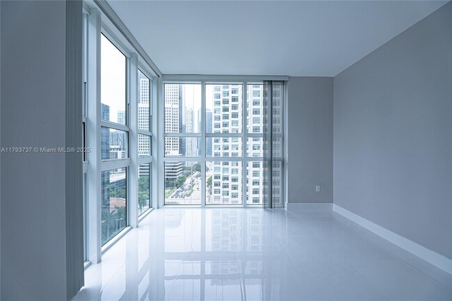 Building Photo - 951 Brickell Ave