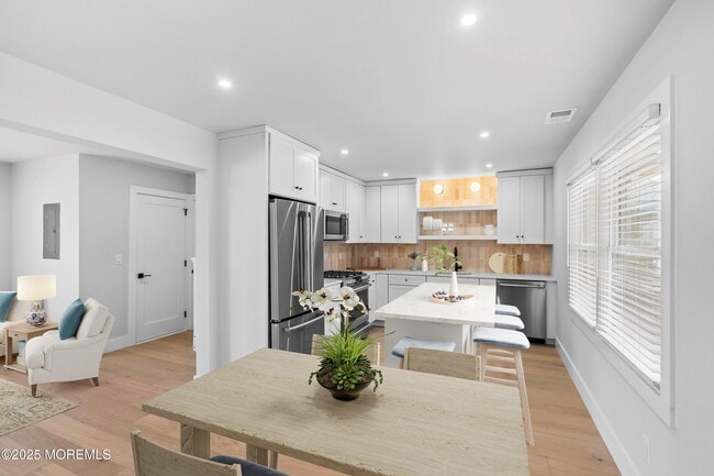 Building Photo - 75 Grand Central Ave