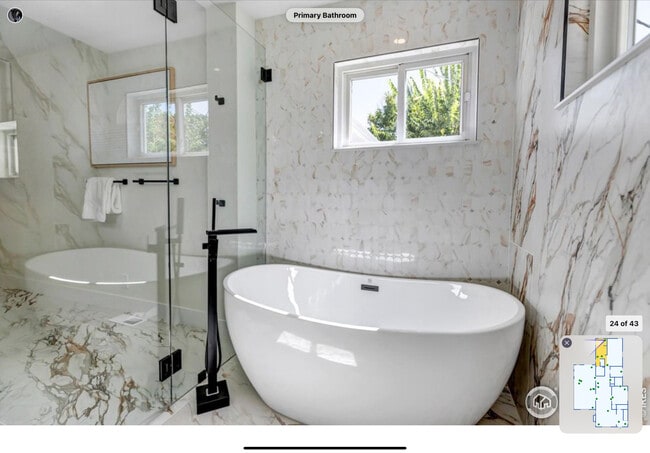 Building Photo - 2357 Grove St