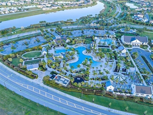 Building Photo - 14989 RedCove Pl