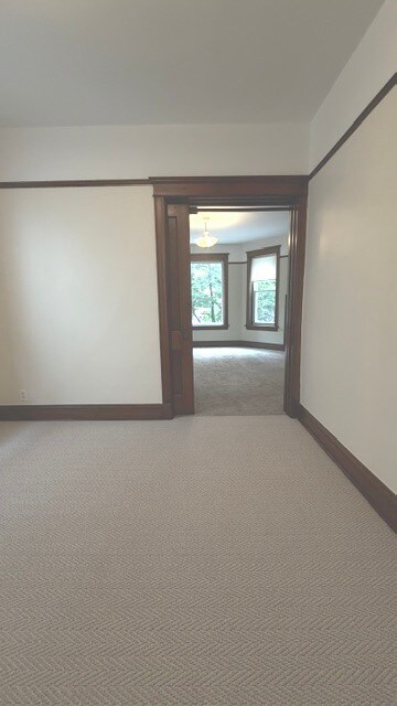 Building Photo - 4511 N Greenview Ave