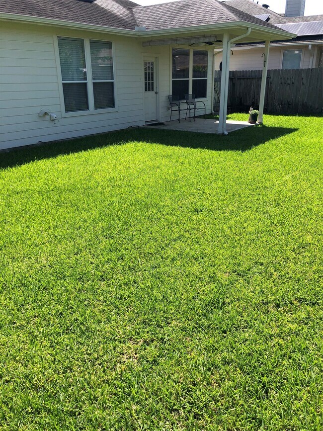 Building Photo - 16826 Shoal Park Dr