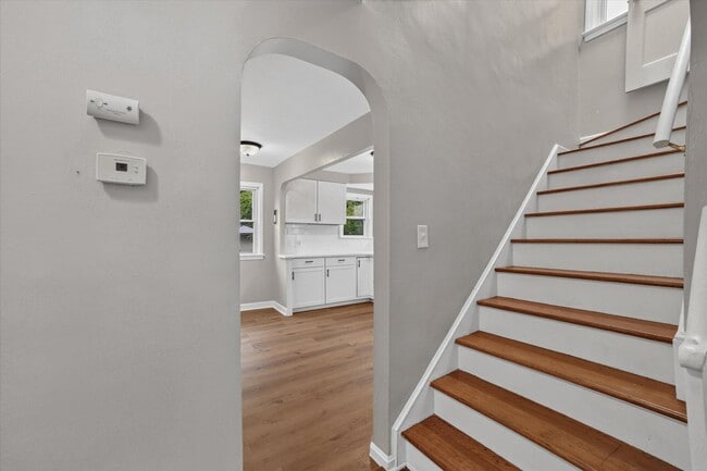 Building Photo - 14112 Krems Ave