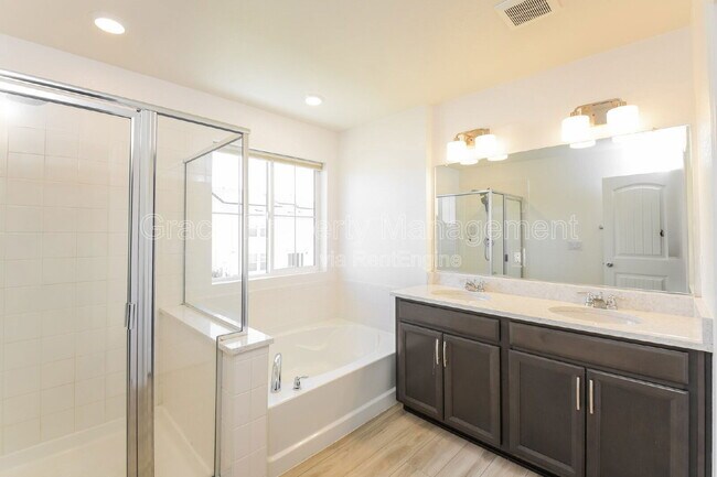 Building Photo - 5926 N Orleans St