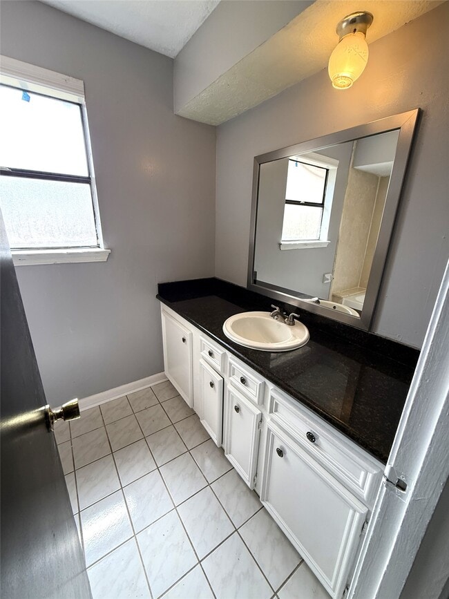 Building Photo - 11611 Stone Bridge Dr