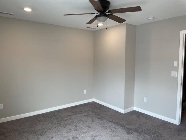 Building Photo - 153 E Brushy Canyon St