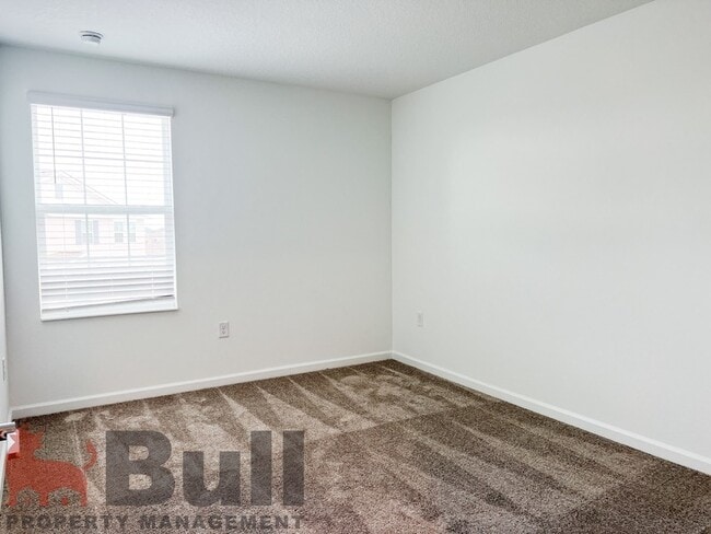 Building Photo - 5030 Four Strand Ct
