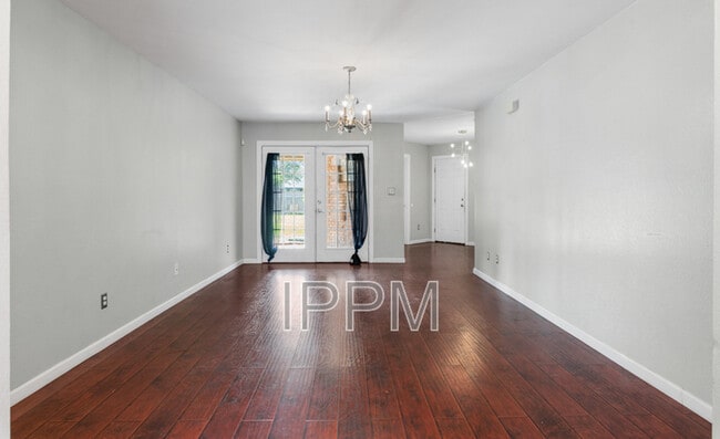 Building Photo - 5233 Clearview Dr