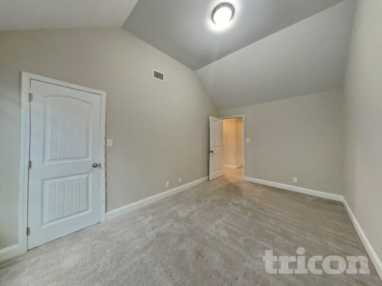 Building Photo - 1324 Black Oak Cir