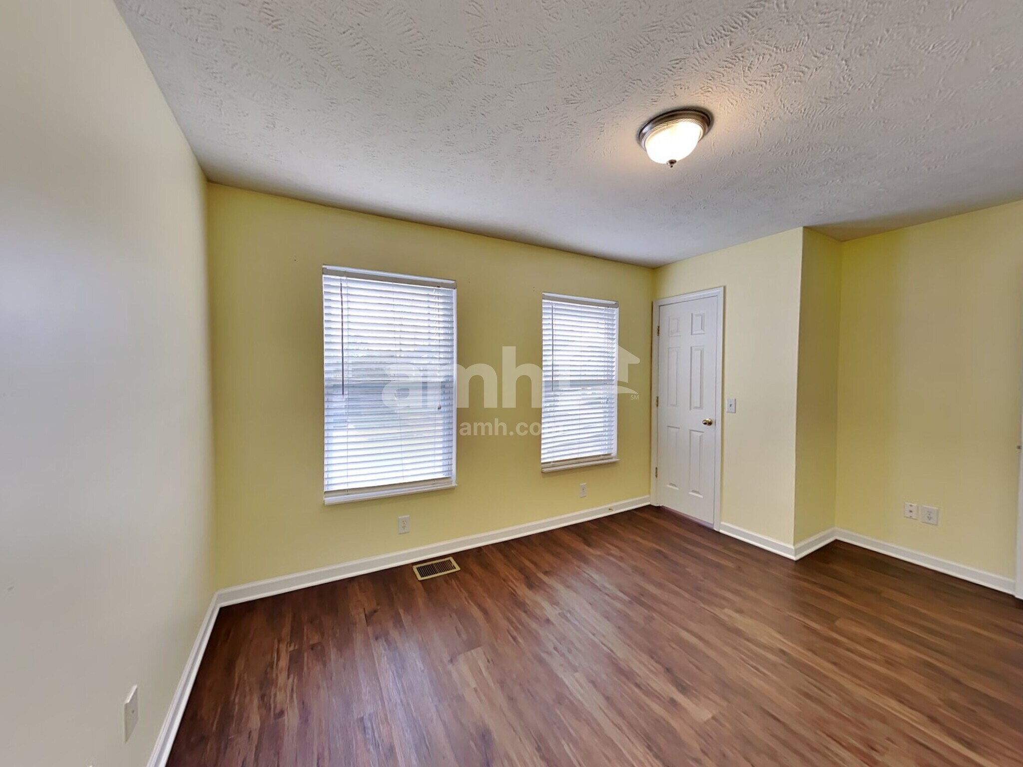 Building Photo - 4179 Longfellow Dr